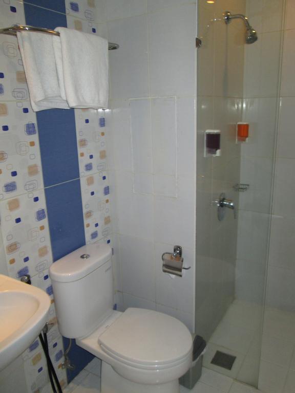 Dewarna Hotel Arifin Bunul Szoba fotó
